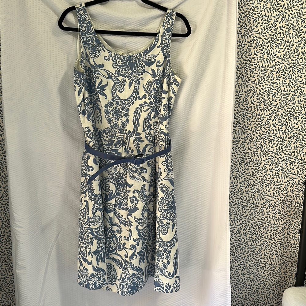Jessica Howard - white dress with a blue paisley design - size 12